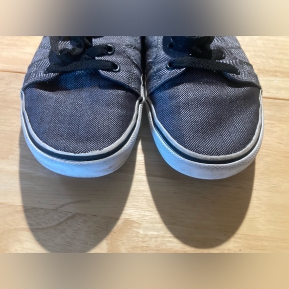 Vans black sneakers in size Men’s 8.5. Great Condition. See pictures for details - Picture 6 of 6